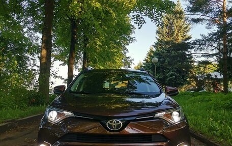 Toyota RAV4, 2017 год, 2 950 000 рублей, 2 фотография