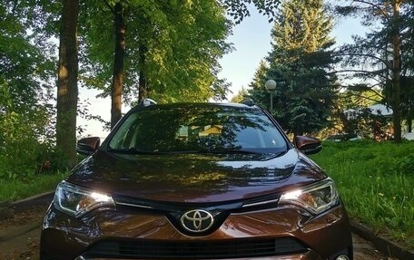 Toyota RAV4, 2017 год, 2 950 000 рублей, 3 фотография