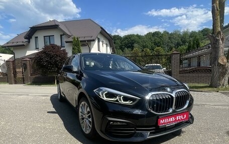 BMW 1 серия, 2020 год, 2 840 000 рублей, 1 фотография
