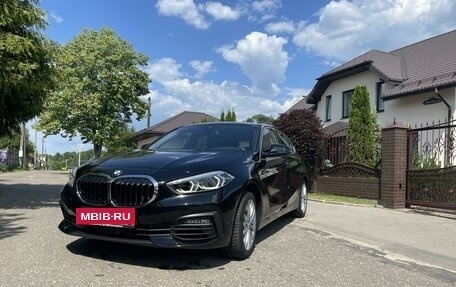 BMW 1 серия, 2020 год, 2 840 000 рублей, 3 фотография