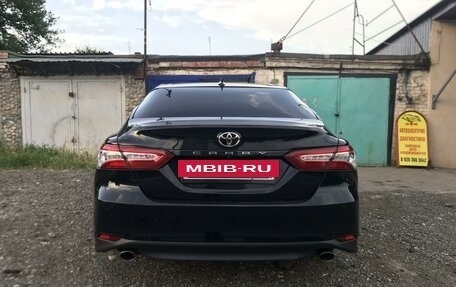 Toyota Camry, 2019 год, 3 100 000 рублей, 4 фотография