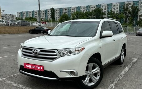 Toyota Highlander III, 2012 год, 2 350 000 рублей, 1 фотография