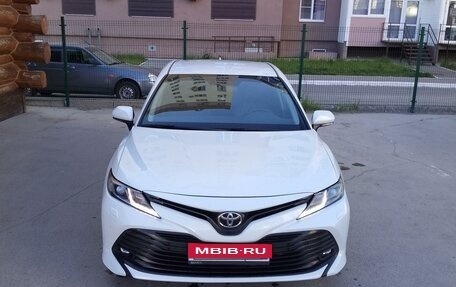 Toyota Camry, 2020 год, 2 800 000 рублей, 1 фотография