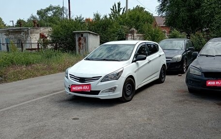 Hyundai Solaris II рестайлинг, 2015 год, 750 000 рублей, 1 фотография