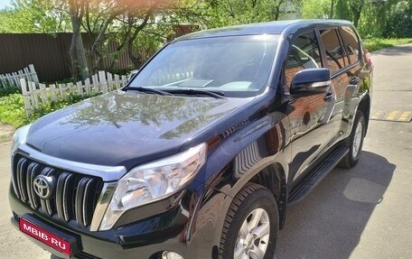 Toyota Land Cruiser Prado 150 рестайлинг 2, 2013 год, 3 090 000 рублей, 1 фотография