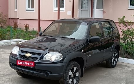 Chevrolet Niva I рестайлинг, 2018 год, 865 000 рублей, 1 фотография