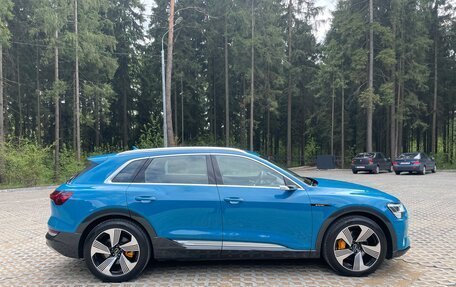 Audi e-tron I, 2019 год, 6 000 000 рублей, 5 фотография