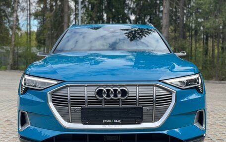 Audi e-tron I, 2019 год, 6 000 000 рублей, 3 фотография