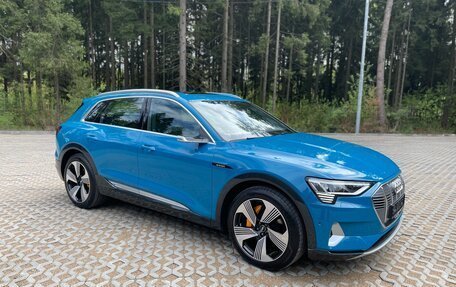 Audi e-tron I, 2019 год, 6 000 000 рублей, 4 фотография