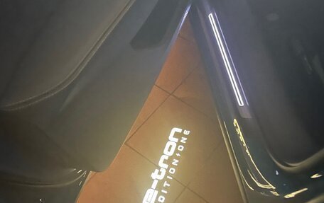 Audi e-tron I, 2019 год, 6 000 000 рублей, 10 фотография