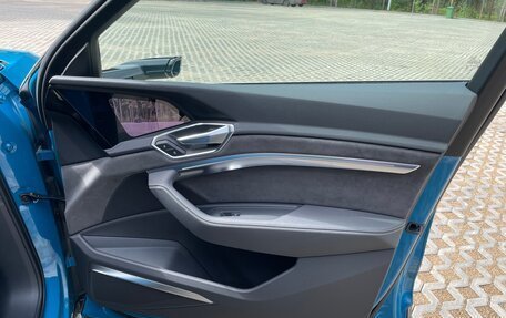 Audi e-tron I, 2019 год, 6 000 000 рублей, 16 фотография