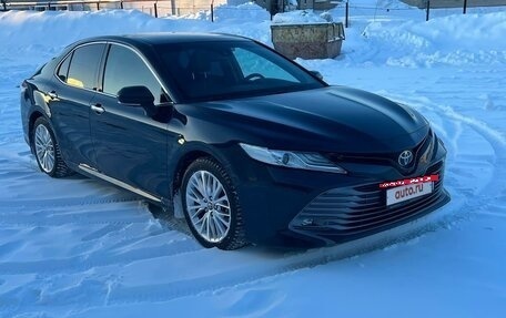 Toyota Camry, 2018 год, 2 800 000 рублей, 2 фотография