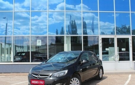 Opel Astra J, 2013 год, 900 000 рублей, 1 фотография