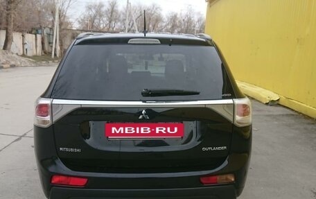 Mitsubishi Outlander III рестайлинг 3, 2013 год, 1 570 000 рублей, 4 фотография