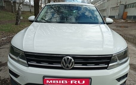 Volkswagen Tiguan II, 2019 год, 2 650 000 рублей, 3 фотография