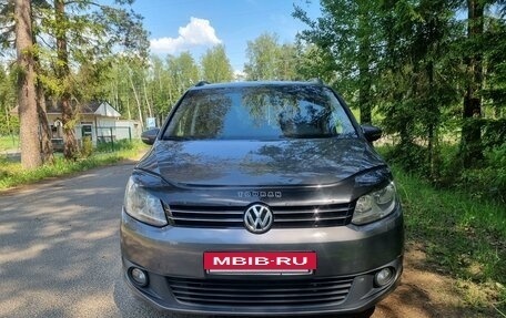Volkswagen Touran III, 2012 год, 995 000 рублей, 2 фотография