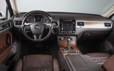 Volkswagen Touareg III, 2014 год, 3 290 000 рублей, 6 фотография