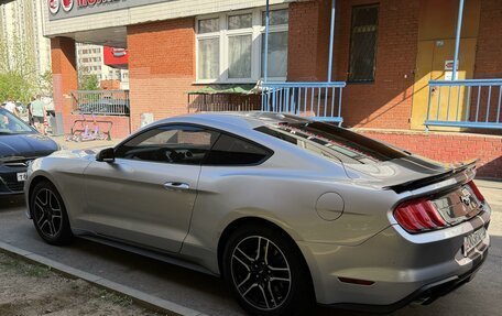 Ford Mustang VI рестайлинг, 2017 год, 3 450 000 рублей, 4 фотография