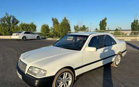 Mercedes-Benz C-Класс, 1995 год, 450 000 рублей, 1 фотография