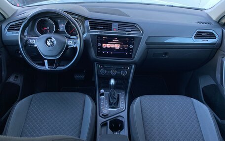 Volkswagen Tiguan II, 2018 год, 2 829 000 рублей, 7 фотография