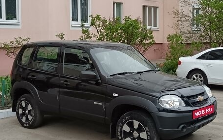 Chevrolet Niva I рестайлинг, 2018 год, 865 000 рублей, 2 фотография