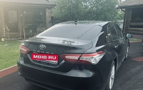 Toyota Camry, 2018 год, 3 300 000 рублей, 3 фотография