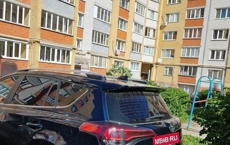Toyota RAV4, 2018 год, 2 300 000 рублей, 2 фотография