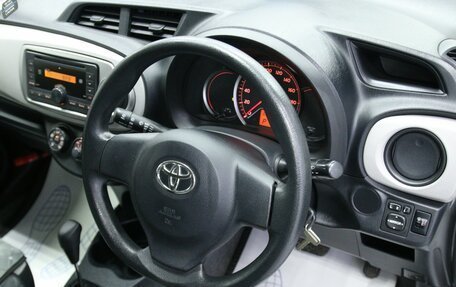 Toyota Vitz, 2012 год, 883 000 рублей, 12 фотография