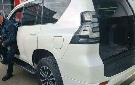 Toyota Land Cruiser Prado 150 рестайлинг 2, 2018 год, 5 297 000 рублей, 7 фотография