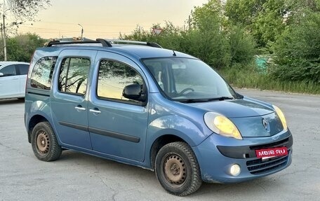 Renault Kangoo II рестайлинг, 2013 год, 820 000 рублей, 2 фотография