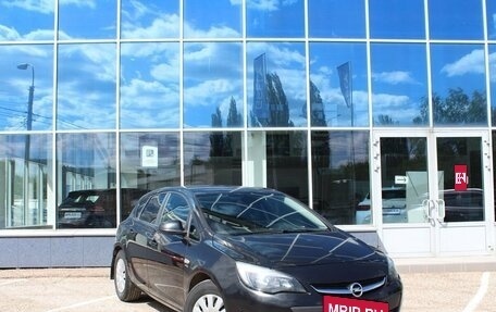 Opel Astra J, 2013 год, 900 000 рублей, 2 фотография