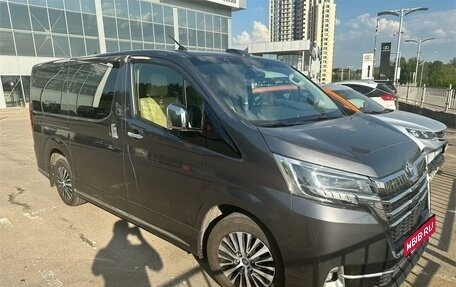 Toyota HiAce H300, 2021 год, 5 899 000 рублей, 2 фотография