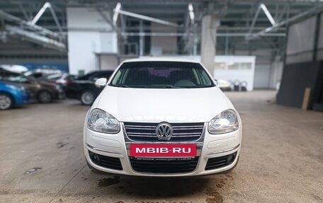 Volkswagen Jetta VI, 2010 год, 685 000 рублей, 2 фотография