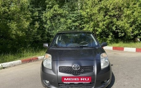 Toyota Yaris III рестайлинг, 2008 год, 709 000 рублей, 2 фотография