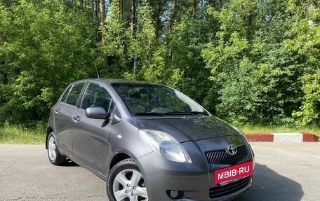 Toyota Yaris III рестайлинг, 2008 год, 709 000 рублей, 3 фотография