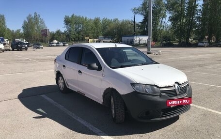 Renault Logan II, 2015 год, 380 000 рублей, 3 фотография