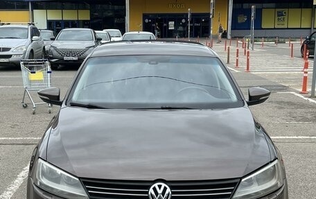 Volkswagen Jetta VI, 2013 год, 1 120 000 рублей, 2 фотография