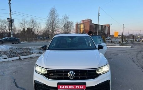 Volkswagen Tiguan II, 2021 год, 4 500 000 рублей, 2 фотография