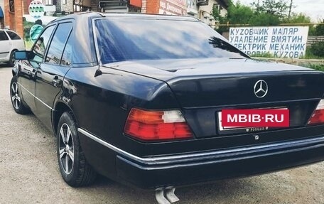 Mercedes-Benz E-Класс, 1992 год, 580 000 рублей, 6 фотография