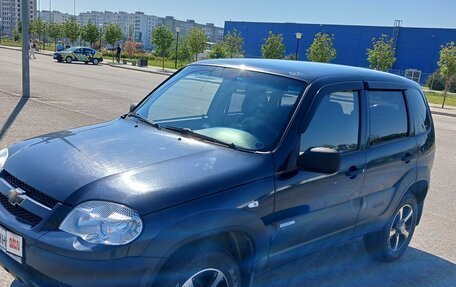 Chevrolet Niva I рестайлинг, 2011 год, 700 000 рублей, 2 фотография