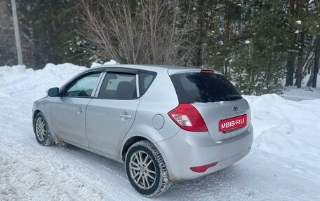 KIA cee'd I рестайлинг, 2010 год, 710 000 рублей, 3 фотография