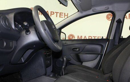 Renault Logan II, 2017 год, 890 000 рублей, 9 фотография