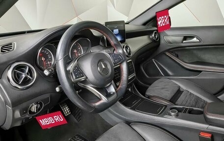 Mercedes-Benz GLA, 2019 год, 3 039 000 рублей, 15 фотография