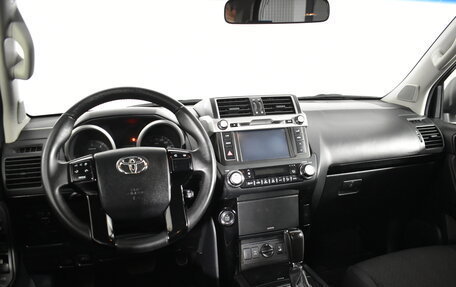 Toyota Land Cruiser Prado 150 рестайлинг 2, 2014 год, 3 490 000 рублей, 19 фотография