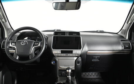 Toyota Land Cruiser Prado 150 рестайлинг 2, 2018 год, 5 050 000 рублей, 20 фотография