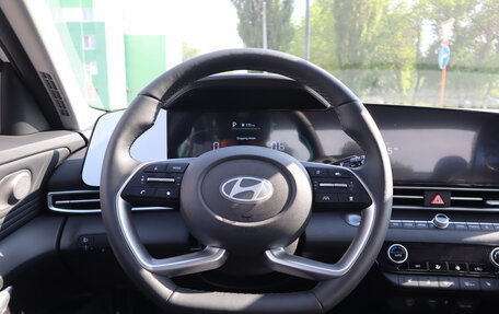 Hyundai Elantra, 2024 год, 2 599 000 рублей, 15 фотография