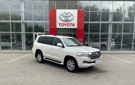 Toyota Land Cruiser 200, 2018 год, 6 450 000 рублей, 3 фотография