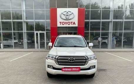 Toyota Land Cruiser 200, 2018 год, 6 450 000 рублей, 2 фотография