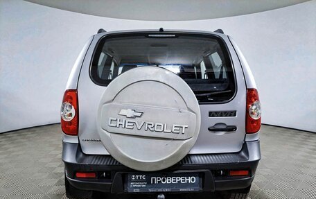 Chevrolet Niva I рестайлинг, 2017 год, 883 000 рублей, 6 фотография