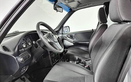 Chevrolet Niva I рестайлинг, 2017 год, 883 000 рублей, 16 фотография